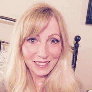 Meet your Posher, Ave